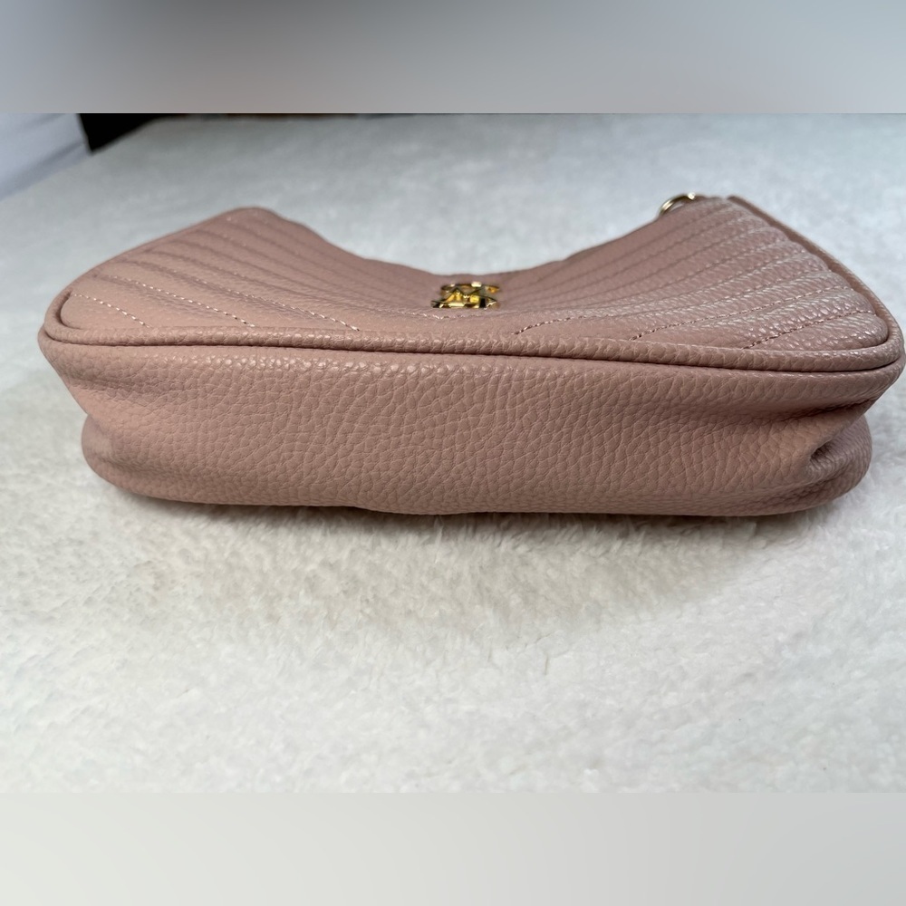Steve Madden Light Blush Small Handbag with Gold Hardware. - Picture 3 of 9